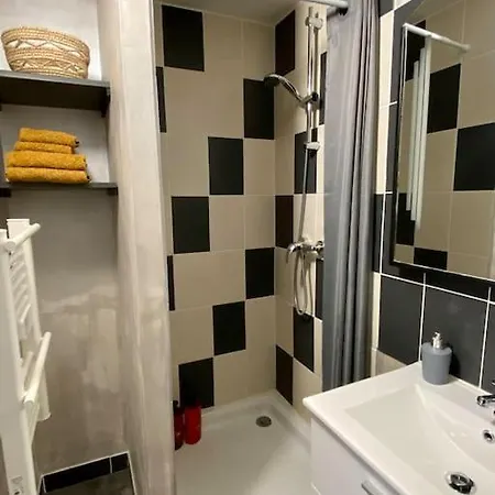 Avec Balcon Proche Gare Apartman